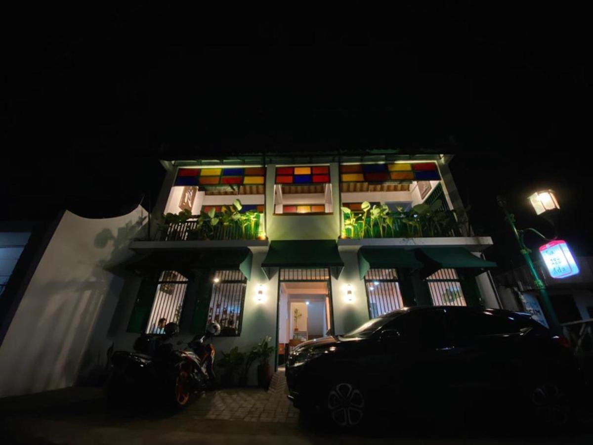 Javaku Hostel Yogyakarta Extérieur photo